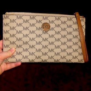 Michael Kors Wristlet